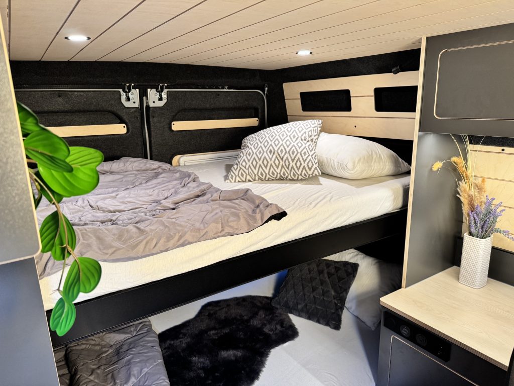 Opel Movano L2H2 Family Camper